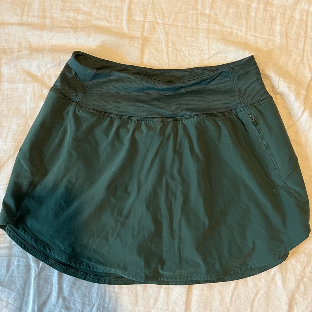 Outdoor voices exercise skort in evergreen